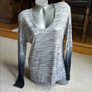 RED HAUTE LIGHTWEIGHT SWEATER